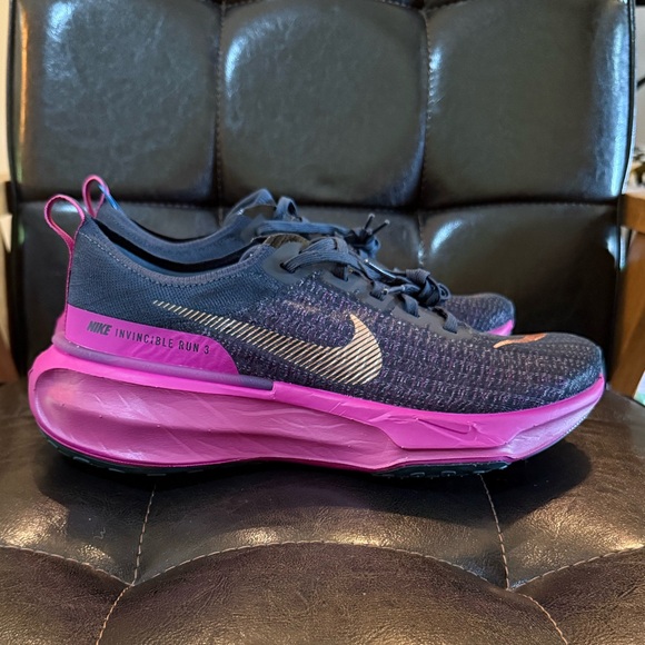 NIKE WMNS ZOOMX INVINCIBLE RUN FK 3 - Picture 2 of 16